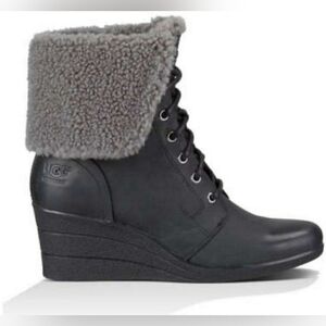UGG Australia Zea Black Leather Shearling Boots Sz 8